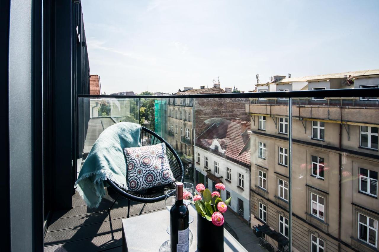 Central Balcony Apartment - Window On Cracow Krakow Exterior photo